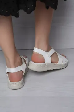 Cırtlı Kadın Sandalet Beyaz