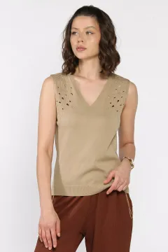 Kadın V Yaka Sıfır Kol Triko Bluz Koyu Bej