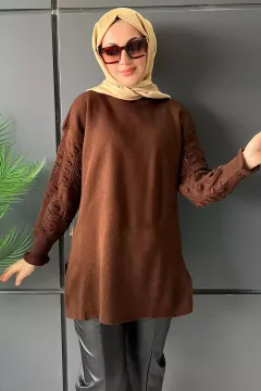 Kadın Yarım Balıkçı Yaka Kol Ajurlu Tesettür Triko Tunik Kahve