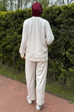 Tesettür Aplike Nakışlı Sweat Pantolon İkili Takım Krem
