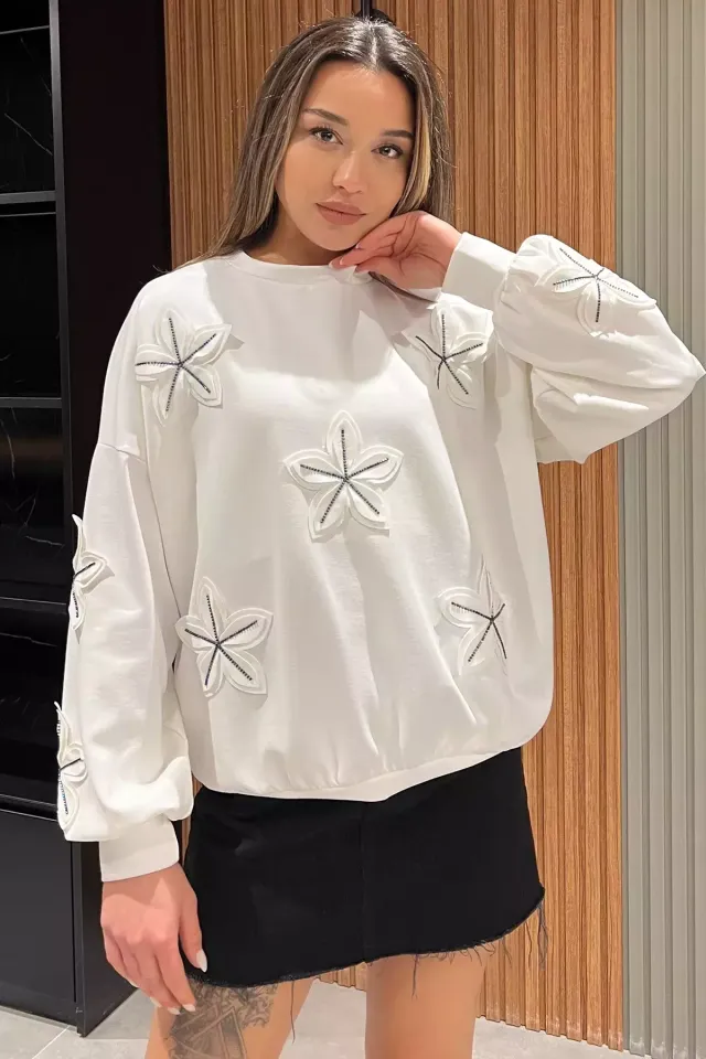 Çiçek Motifli Kadın Sweatshirt Beyaz
