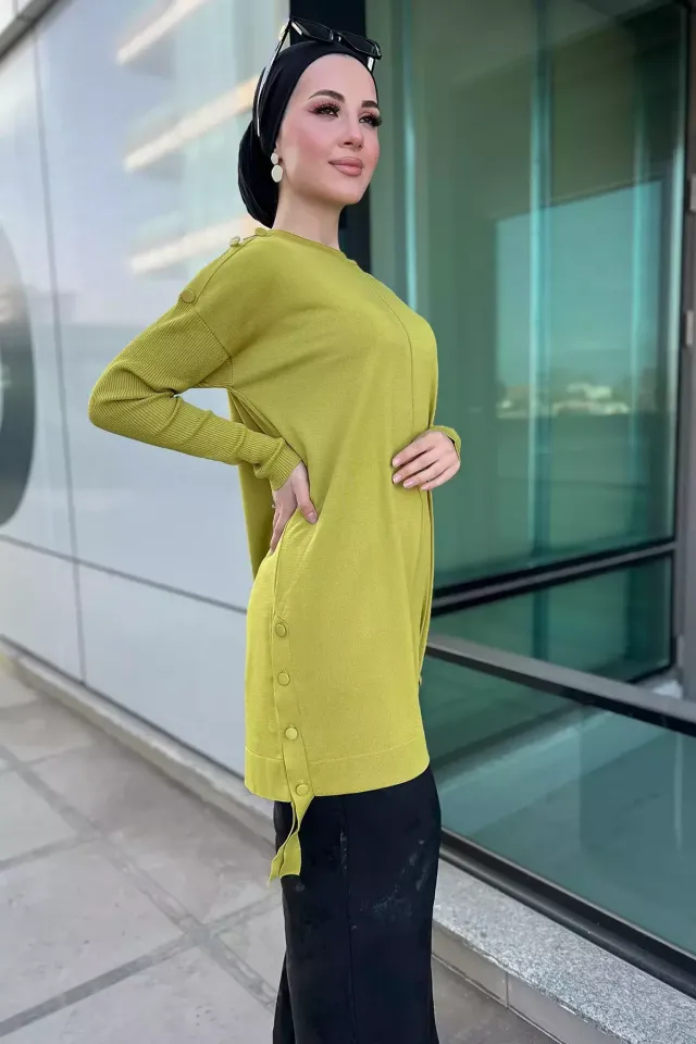 Düğme Detaylı Tesettür Triko Tunik Yağyeşili